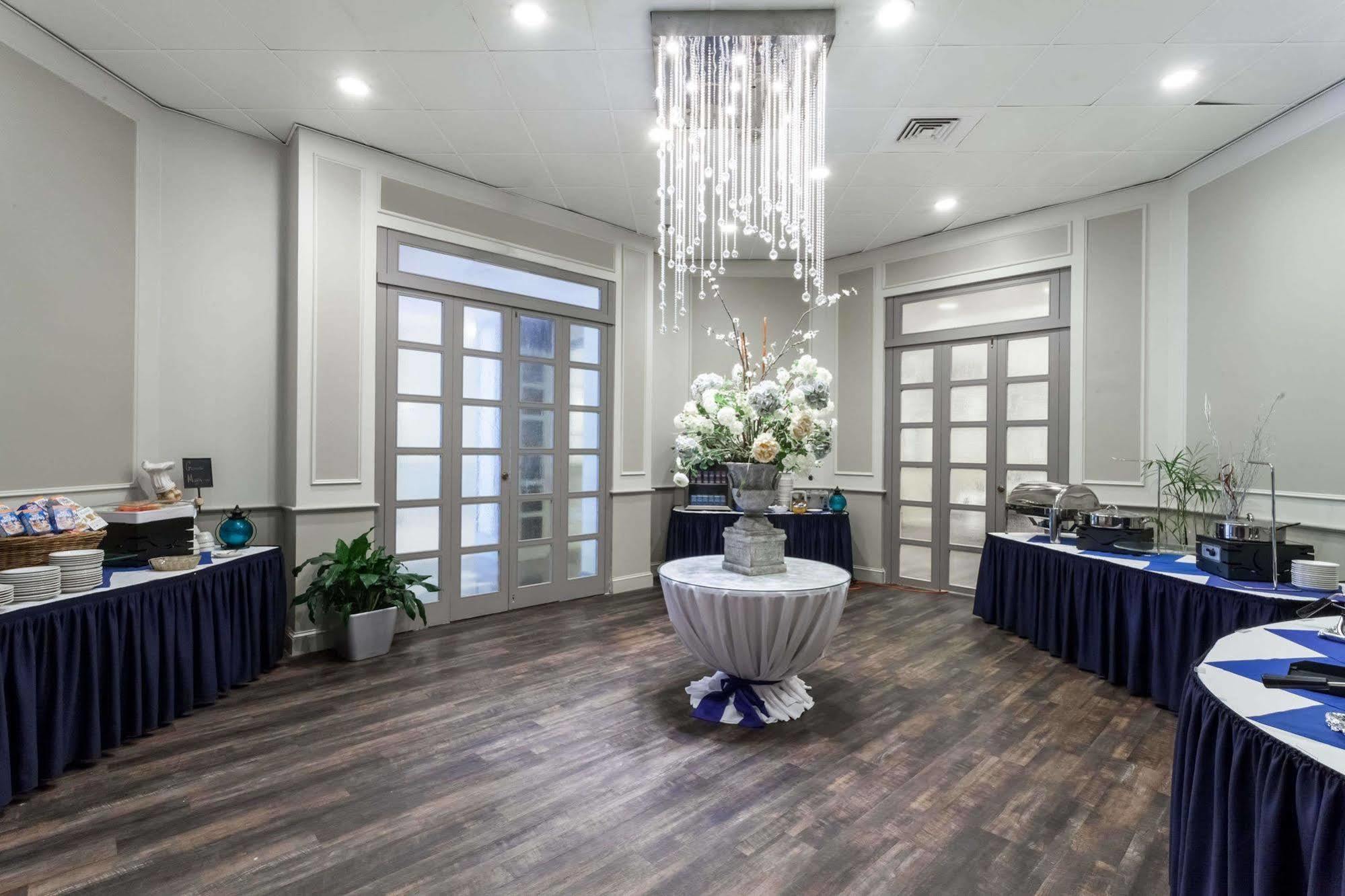 Hotel Wyndham Southbury Exterior foto